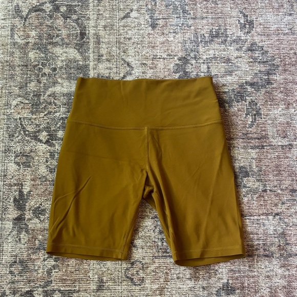 lululemon athletica mustard Bike Shorts size 8 - Picture 1 of 5